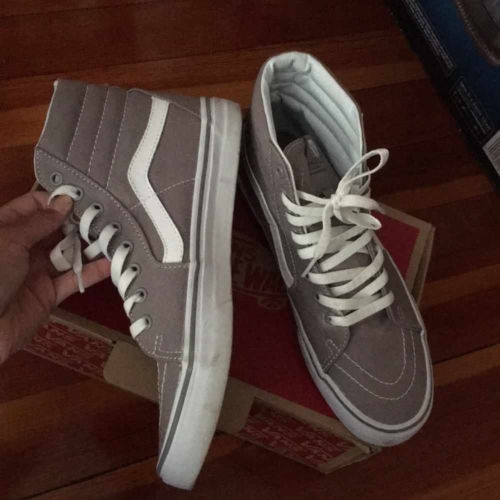 Grey vans - Picture 2 of 8